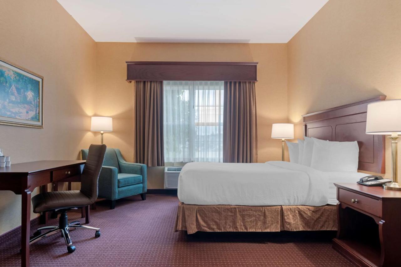 Western & Hotel