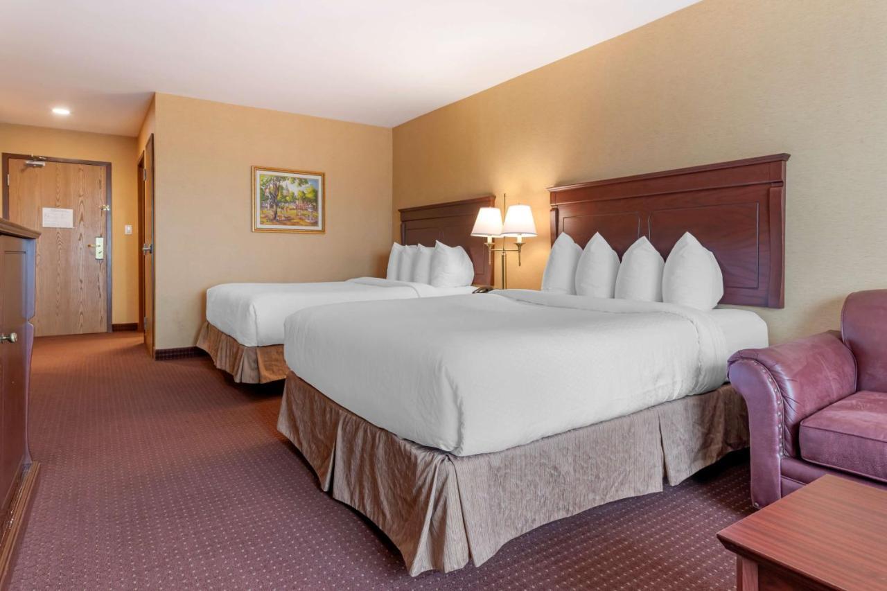 Hotel Western & Fredericton